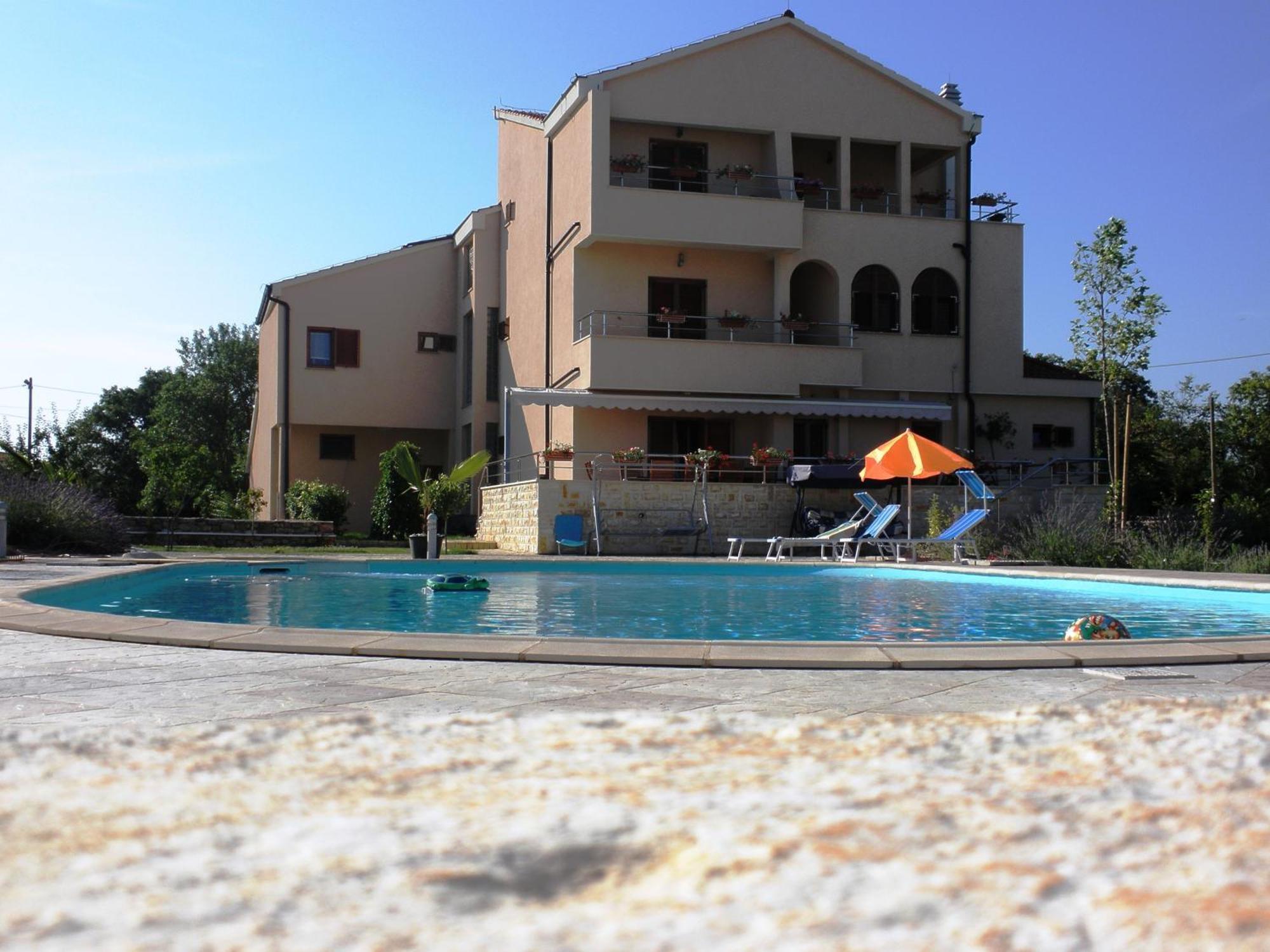 Pansion Skelin Hotel Drinovci Екстериор снимка