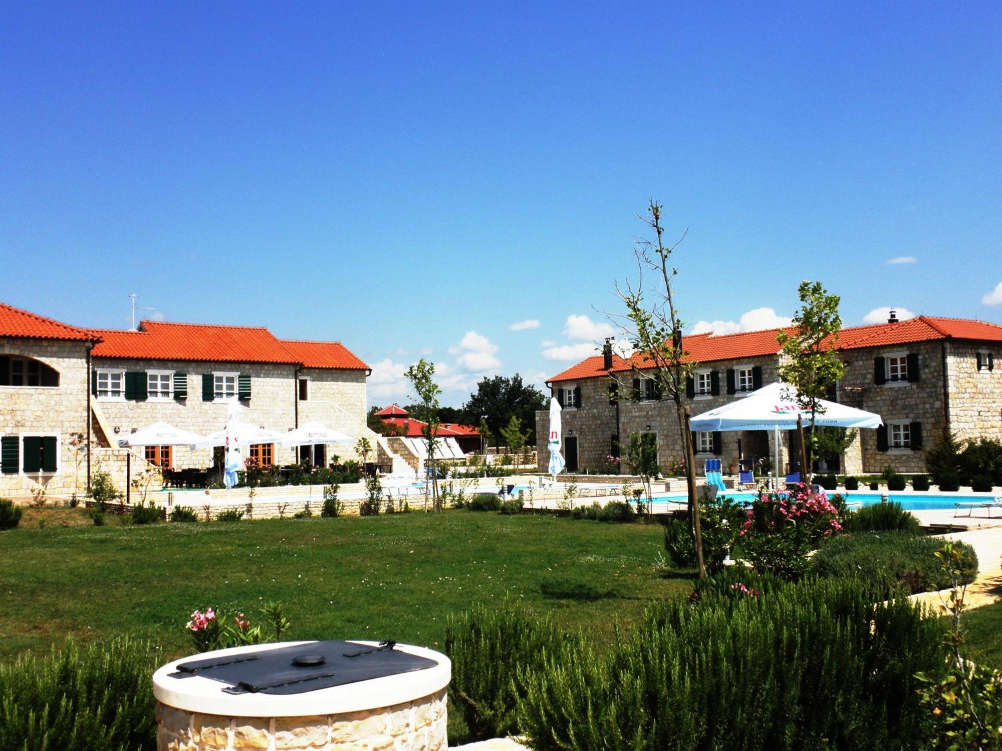 Pansion Skelin Hotel Drinovci Екстериор снимка