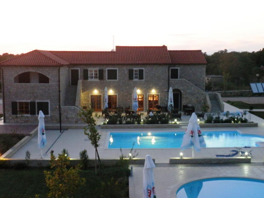 Pansion Skelin Hotel Drinovci Екстериор снимка